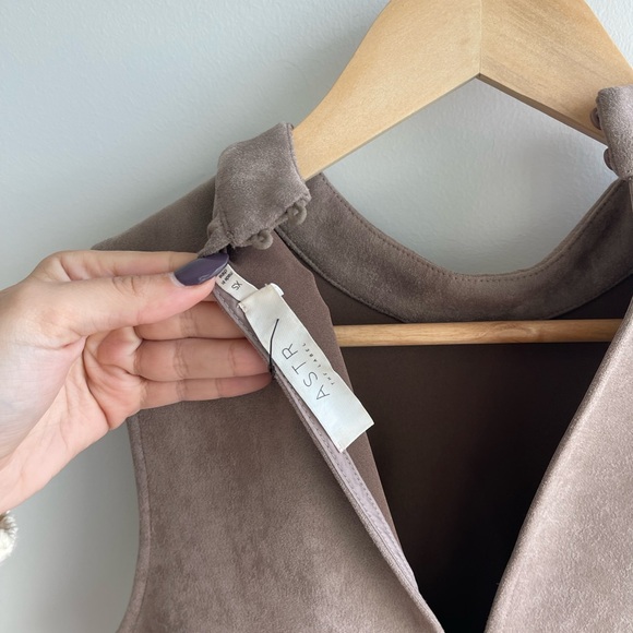 Astr Sleeveless Taupe Mini Dress Suede - Picture 5 of 6
